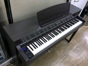 品質人気SALEヤマハ　電子ピアノ　CLP-525 Clavinova 鍵盤楽器